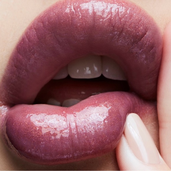 MAC Cosmetics Lipglass “ Love Child” - Picture 5 of 6